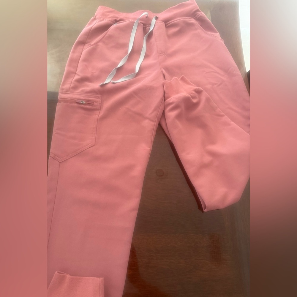 Figs Light Rose Pink Scrub Technical Collection Bottom